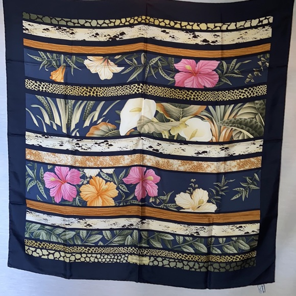 Salvador Ferragamo silk scarf blue boarder with hibiscus and lilies animal print - Picture 6 of 13